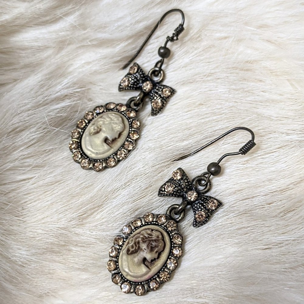 Antique Vintage Style Cameo Earrings